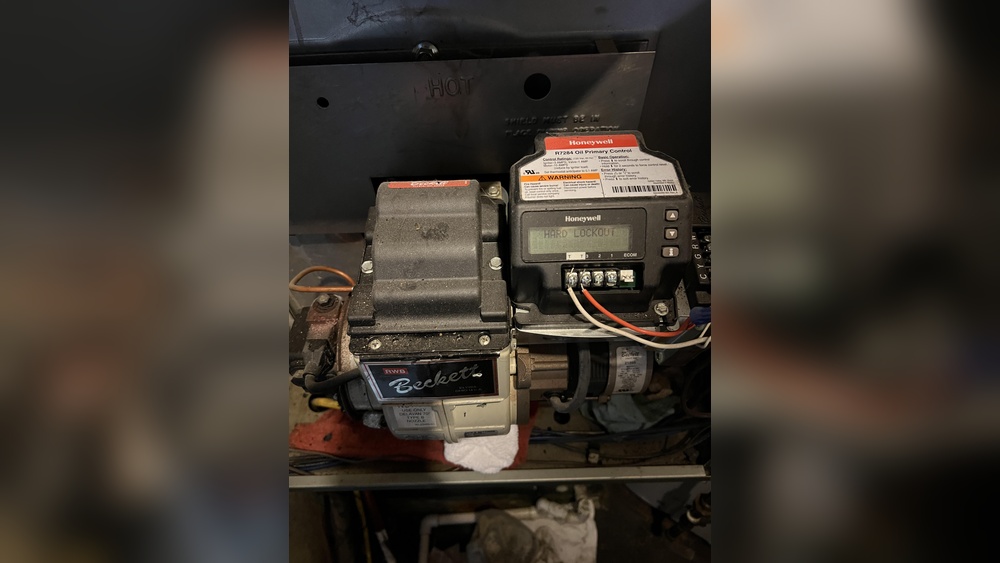 Honeywell R7284 Hard Lockout