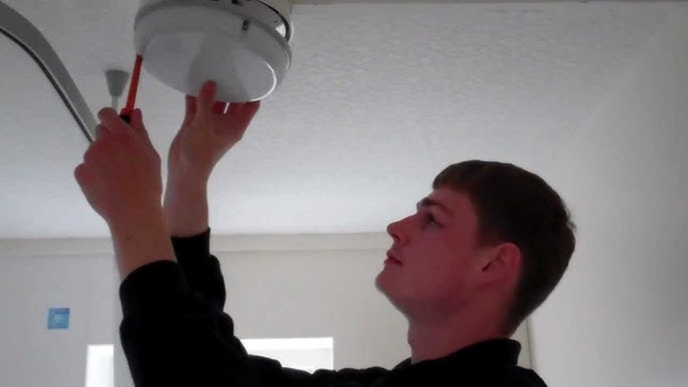 How To Remove Bathroom Light Fixture Cover