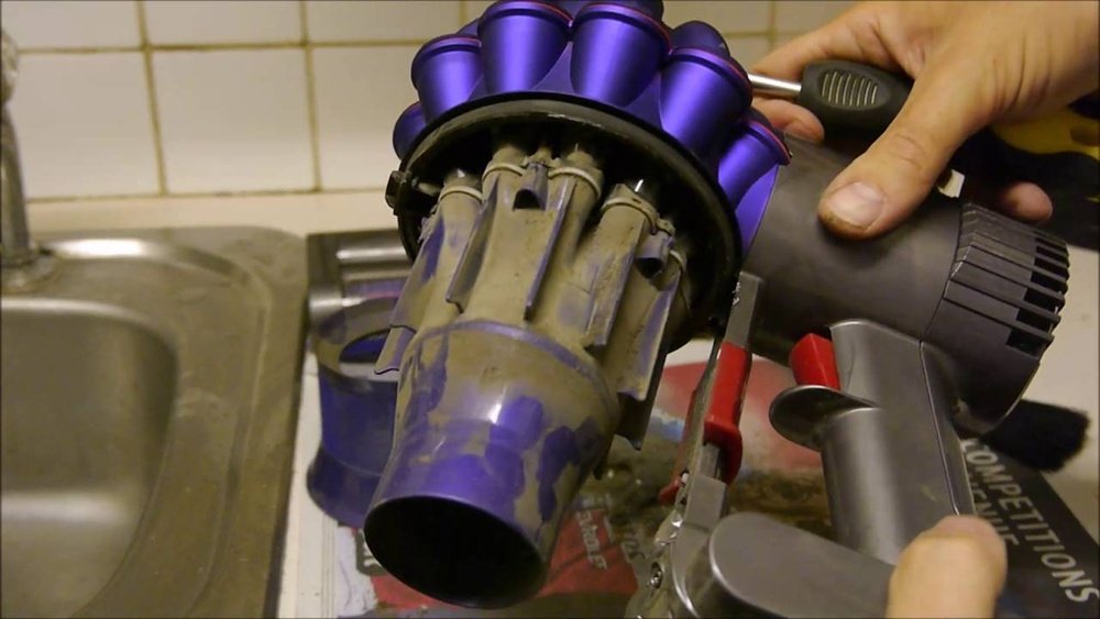 How To Clean Dyson Vacuum