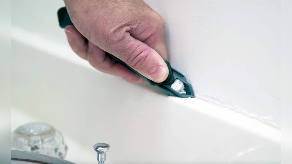 How To Smooth Caulk With Finger