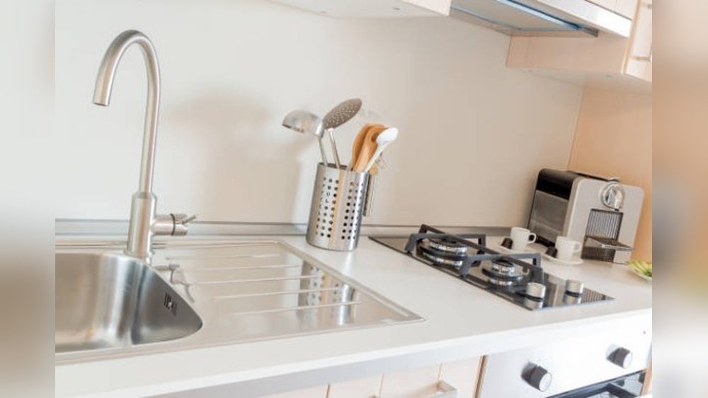 How To Protect Wall Behind Kitchen Sink