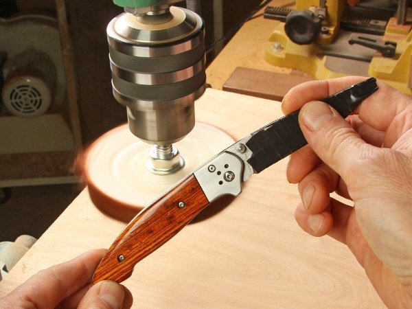 A variety of handcrafted knives featuring the best finish for knife handles.