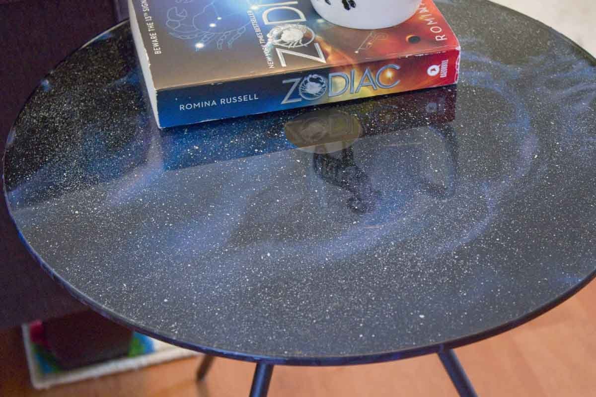 A perfectly painted glass table top showing long-lasting, clean results.