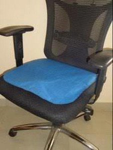 A modern ergonomic office chair designed to provide comfort and reduce heat buildup.