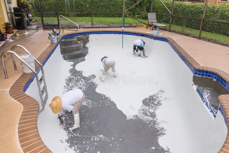 Split view comparing smooth marcite and sparkling diamond brite pool finishes underwater.